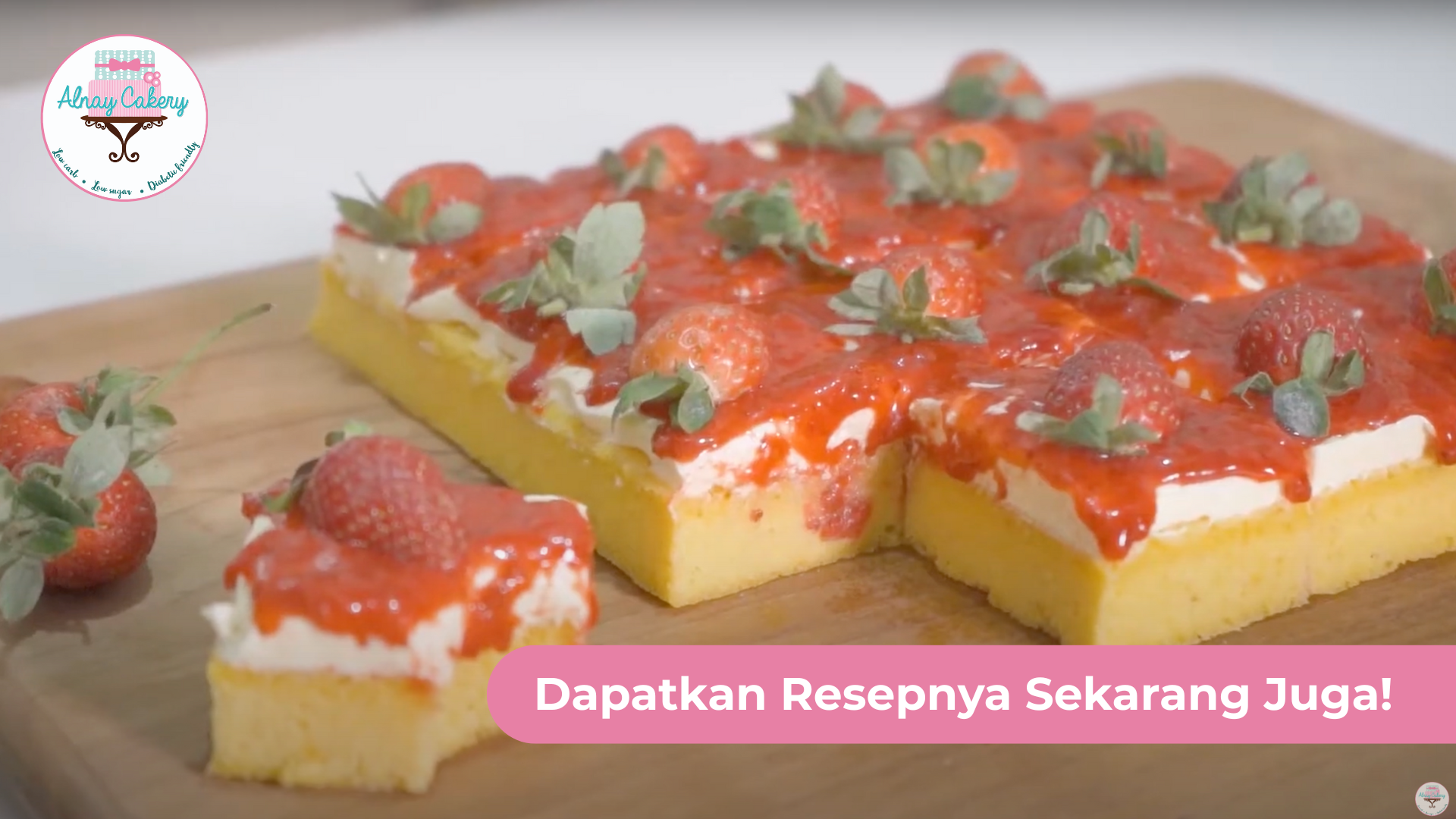 Vanilla Cake Dengan Selai Strawberry